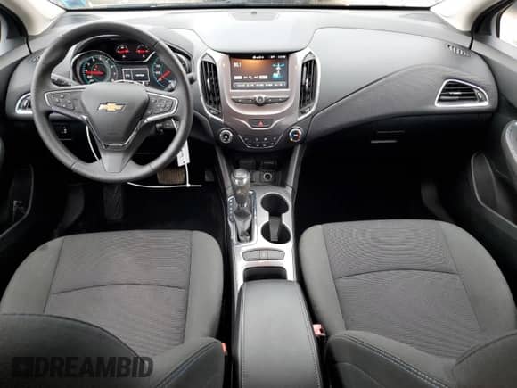 2017 Chevrolet Cruze LT z VIN 1G1BE5SMXH7135814, wystawiony jako Copart lot #86613335 z przebiegiem 75 133 mil mil oraz Szkoda całkowita • Salvage title. Historia ofert i sprzedaży dostępna na DreamBid. Obrazek 8.