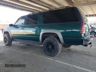 ✅ 1999 GMC Suburban • VIN: 3GKGK26J4XG508566 • Lot: 50612775. Wystawiony na Copart z przebiegiem 102 824 mil. Bezpłatny archiwum sprzedaży aukcyjnych z USA i szczegółowy raport historii pojazdu na DreamBid. Zdjęcie 2.