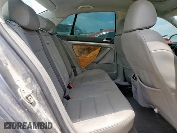 ✅ 2008 Volkswagen Jetta SE • VIN: 3VWRM71K78M155008 • Lot: 59385065. Wystawiony na Copart z przebiegiem 151 251 mil. Bezpłatny archiwum sprzedaży aukcyjnych z USA i szczegółowy raport historii pojazdu na DreamBid. Zdjęcie 10.