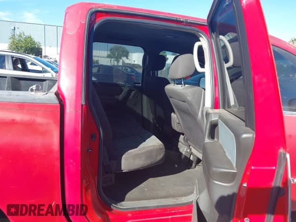 ✅ 2005 Nissan Titan LE • VIN: 1N6AA07A65N512384 • Лот: 42975368. Опубликован ранее на IAAI с пробегом 208 390 миль. Бесплатный доступ к архиву аукционных продаж из США и подробный отчёт об истории автомобиля на DreamBid. Изображение 8.