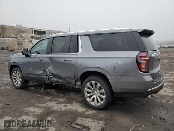 ✅ 2022 Chevrolet Suburban Premier • VIN: 1GNSKFKD9NR326119 • Lot: 82171323. Wystawiony na Copart z przebiegiem 23 203 mil. Bezpłatny archiwum sprzedaży aukcyjnych z USA i szczegółowy raport historii pojazdu na DreamBid. Zdjęcie 2.