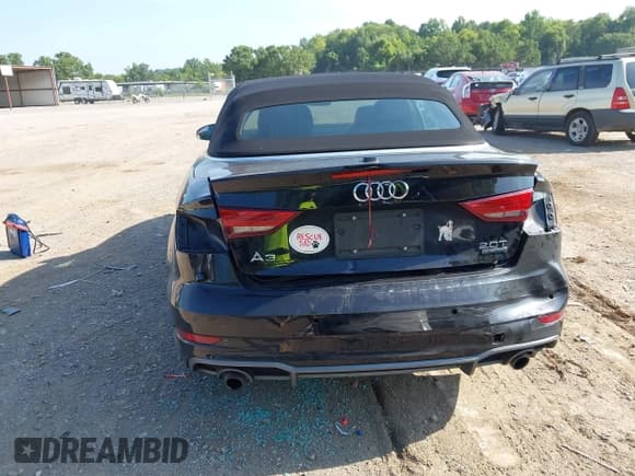 ✅ 2018 Audi A3 Cabriolet Premium Plus • VIN: WAUY8LFF3J1002620 • Lot: 42803441. Wystawiony na IAAI z przebiegiem 93 471 mil. Bezpłatny archiwum sprzedaży aukcyjnych z USA i szczegółowy raport historii pojazdu na DreamBid. Zdjęcie 6.