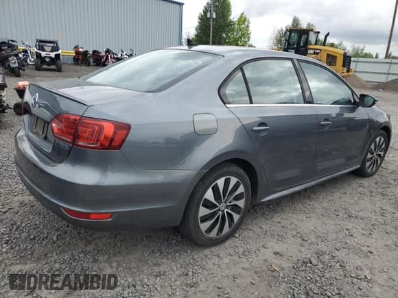 ✅ 2013 Volkswagen Jetta Hybrid SEL Premium • VIN: 3VW637AJ3DM263617 • Lot: 56695965. Wystawiony na Copart z przebiegiem 67 136 mil. Bezpłatny archiwum sprzedaży aukcyjnych z USA i szczegółowy raport historii pojazdu na DreamBid. Zdjęcie 3.