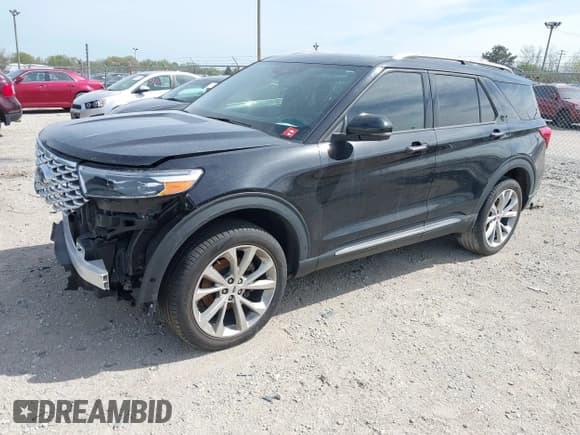 ✅ 2021 Ford Explorer Platinum • VIN: 1FM5K8HC7MGC28101 • Lot: 42126938. Wystawiony na IAAI z przebiegiem 20 257 mil. Bezpłatny archiwum sprzedaży aukcyjnych z USA i szczegółowy raport historii pojazdu na DreamBid. Zdjęcie 18.