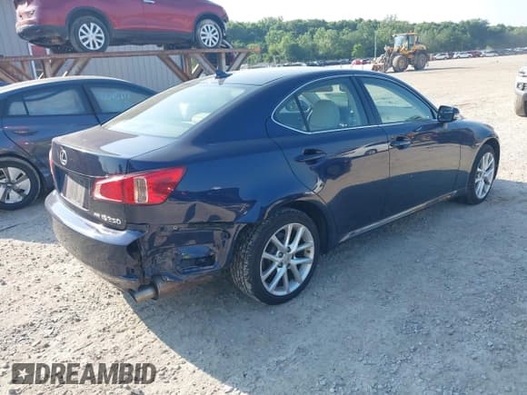 ✅ 2011 Lexus IS 250 • VIN: JTHCF5C22B2034985 • Lot: 42651417. Listed on IAAI with 180,791 mi. Free auction sales archive from the USA and detailed vehicle history report at DreamBid. Image 4.