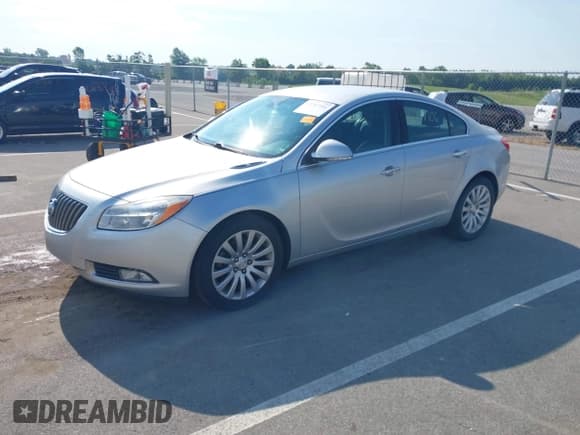 ✅ 2013 Buick Regal Turbo Premium 1 • VIN: 2G4GS5EV5D9225354 • Lot: 42707106. Wystawiony na IAAI z przebiegiem 117 102 mil. Bezpłatny archiwum sprzedaży aukcyjnych z USA i szczegółowy raport historii pojazdu na DreamBid. Zdjęcie 18.