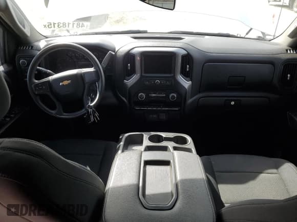 ✅ 2022 Chevrolet Silverado 1500 Custom • VIN: 3GCPYBEK5NG161010 • Lot: 48118315. Wystawiony na Copart z przebiegiem 37 968 mil. Bezpłatny archiwum sprzedaży aukcyjnych z USA i szczegółowy raport historii pojazdu na DreamBid. Zdjęcie 8.