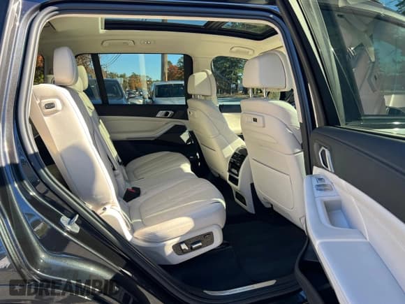 ✅ 2021 BMW X7 xDrive40i • VIN: 5UXCW2C07M9E79121 • Lot: 87124385. Listed on Copart with 122,128 mi. Free auction sales archive from the USA and detailed vehicle history report at DreamBid. Image 6.