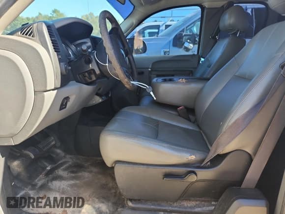 ✅ 2013 Chevrolet Silverado 2500HD Work Truck • VIN: 1GC2KVCG2DZ195657 • Лот: 92508265. Опубликован ранее на Copart с пробегом 161 338 миль. Бесплатный доступ к архиву аукционных продаж из США и подробный отчёт об истории автомобиля на DreamBid. Изображение 7.