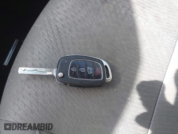 ✅ 2017 Hyundai Santa Fe 2.4L • VIN: 5NMZUDLB6HH022905 • Lot: 43361656. Wystawiony na IAAI z przebiegiem 145 406 mil. Bezpłatny archiwum sprzedaży aukcyjnych z USA i szczegółowy raport historii pojazdu na DreamBid. Zdjęcie 11.