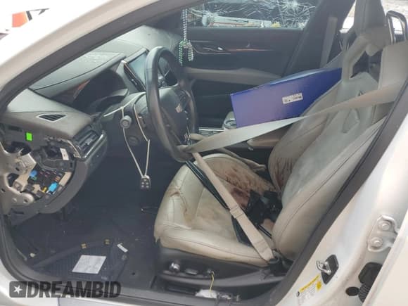 ✅ 2016 Cadillac ATS-V • VIN: 1G6AN5RY7G0140961 • Лот: 54728145. Опубликован ранее на Copart с пробегом 59 215 миль. Бесплатный доступ к архиву аукционных продаж из США и подробный отчёт об истории автомобиля на DreamBid. Изображение 7.