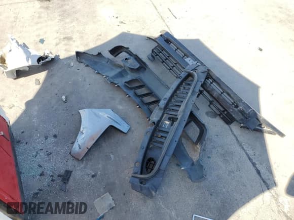 ✅ 2020 Chevrolet Silverado 1500 RST • VIN: 3GCUYEET7LG220441 • Lot: 67678854. Wystawiony na Copart z przebiegiem 81 567 mil. Bezpłatny archiwum sprzedaży aukcyjnych z USA i szczegółowy raport historii pojazdu na DreamBid. Zdjęcie 12.