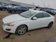 ✅ 2013 Volvo S60 T5 Premier • VIN: YV1612FS4D2178087 • Lot: 93377965. Wystawiony na Copart z przebiegiem 175 439 mil. Bezpłatny archiwum sprzedaży aukcyjnych z USA i szczegółowy raport historii pojazdu na DreamBid. Zdjęcie 1.