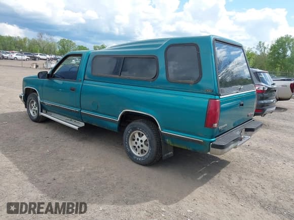 ✅ 1995 GMC Sierra 1500 • VIN: 1GTEC14K9SZ528472 • Lot: 42264927. Wystawiony na IAAI z przebiegiem 108 792 mil. Bezpłatny archiwum sprzedaży aukcyjnych z USA i szczegółowy raport historii pojazdu na DreamBid. Zdjęcie 3.