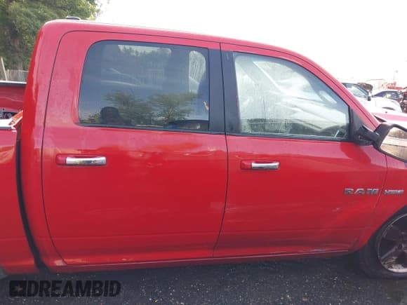 ✅ 2009 Dodge 1500 Laramie • VIN: 1D3HV13T59J525411 • Lot: 42803526. Wystawiony na IAAI z przebiegiem 195 240 mil. Bezpłatny archiwum sprzedaży aukcyjnych z USA i szczegółowy raport historii pojazdu na DreamBid. Zdjęcie 14.