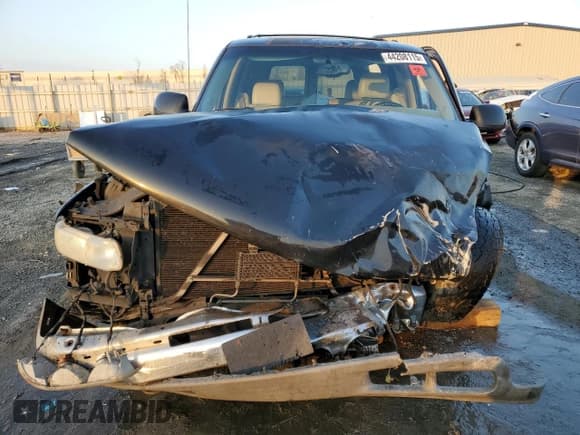 ✅ 2003 Chevrolet Suburban Z71 • VIN: 3GNFK16Z93G119835 • Lot: 44208115. Wystawiony na Copart z przebiegiem Nie podano. Bezpłatny archiwum sprzedaży aukcyjnych z USA i szczegółowy raport historii pojazdu na DreamBid. Zdjęcie 5.