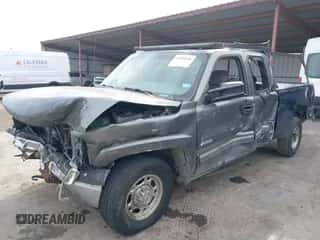 1999 Chevrolet Silverado 2500 LS z VIN 1GCGK29U8XE153524, wystawiony jako IAAI lot #41400306 z przebiegiem 240 271 mil mil oraz . Historia ofert i sprzedaży dostępna na DreamBid. Obrazek 6.