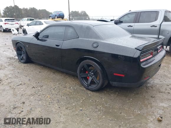 ✅ 2018 Dodge Challenger SRT Hellcat • VIN: 2C3CDZC96JH255088 • Lot: 43562241. Listed on IAAI with 63,355 mi. Free auction sales archive from the USA and detailed vehicle history report at DreamBid. Image 3.