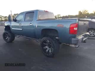 2010 Chevrolet Silverado 1500 LT z VIN 3GCRKSE39AG214336, wystawiony jako IAAI lot #43565275 z przebiegiem 246 168 mil mil oraz . Historia ofert i sprzedaży dostępna na DreamBid. Obrazek 3.