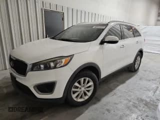 ✅ 2017 Kia Sorento LX • VIN: 5XYPG4A33HG288242 • Лот: 71235455. Опубликован ранее на Copart с пробегом 156 934 миль. Бесплатный доступ к архиву аукционных продаж из США и подробный отчёт об истории автомобиля на DreamBid. Изображение 1.