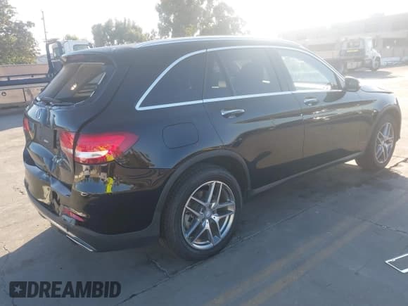 ✅ 2016 Mercedes-Benz GLC 300 • VIN: WDC0G4JB4GF013578 • Lot: 43248822. Listed on IAAI with 110,839 mi. Free auction sales archive from the USA and detailed vehicle history report at DreamBid. Image 4.