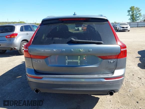 ✅ 2018 Volvo XC60 Momentum • VIN: LYVA22RK4JB122671 • Лот: 43495249. Опубликован ранее на IAAI с пробегом 62 665 миль. Бесплатный доступ к архиву аукционных продаж из США и подробный отчёт об истории автомобиля на DreamBid. Изображение 17.