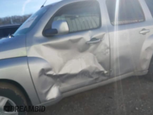 ✅ 2011 Chevrolet HHR 1LT • VIN: 3GNBABFW4BS650532 • Lot: 41492195. Listed on IAAI with 127,964 mi. Free auction sales archive from the USA and detailed vehicle history report at DreamBid. Image 6.