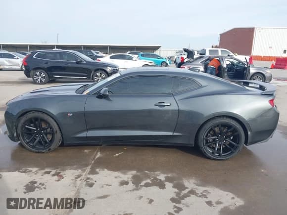 ✅ 2018 Chevrolet Camaro 1SS • VIN: 1G1FF1R75J0189494 • Lot: 41733684. Listed on IAAI with 75,933 mi. Free auction sales archive from the USA and detailed vehicle history report at DreamBid. Image 14.