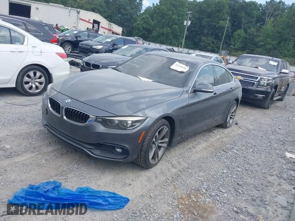 ✅ 2018 BMW 4 Series 430i xDrive • VIN: WBA4J3C57JBG91928 • Lot: 42699996. Wystawiony na IAAI z przebiegiem 147 351 mil. Bezpłatny archiwum sprzedaży aukcyjnych z USA i szczegółowy raport historii pojazdu na DreamBid. Zdjęcie 2.