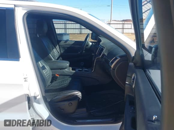 ✅ 2014 Jeep Grand Cherokee Overland • VIN: 1C4RJECG2EC480459 • Lot: 43785178. Listed on IAAI with 167,246 mi. Free auction sales archive from the USA and detailed vehicle history report at DreamBid. Image 5.