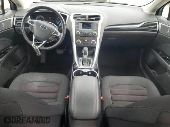 ✅ 2015 Ford Fusion SE • VIN: 3FA6P0H7XFR221823 • Lot: 55812945. Wystawiony na Copart z przebiegiem 144 407 mil. Bezpłatny archiwum sprzedaży aukcyjnych z USA i szczegółowy raport historii pojazdu na DreamBid. Zdjęcie 8.