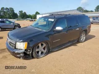 ✅ 2010 Chevrolet Suburban LT • VIN: 1GNUCJE09AR193230 • Lot: 61308075. Wystawiony na Copart z przebiegiem 175 918 mil. Bezpłatny archiwum sprzedaży aukcyjnych z USA i szczegółowy raport historii pojazdu na DreamBid. Zdjęcie 1.