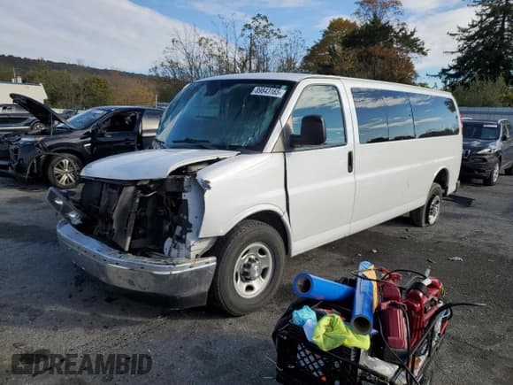 ✅ 2019 Chevrolet Express Passenger LT • VIN: 1GAZGPFG7K1269442 • Lot: 89843165. Wystawiony na Copart z przebiegiem 152 581 mil. Bezpłatny archiwum sprzedaży aukcyjnych z USA i szczegółowy raport historii pojazdu na DreamBid. Zdjęcie 1.