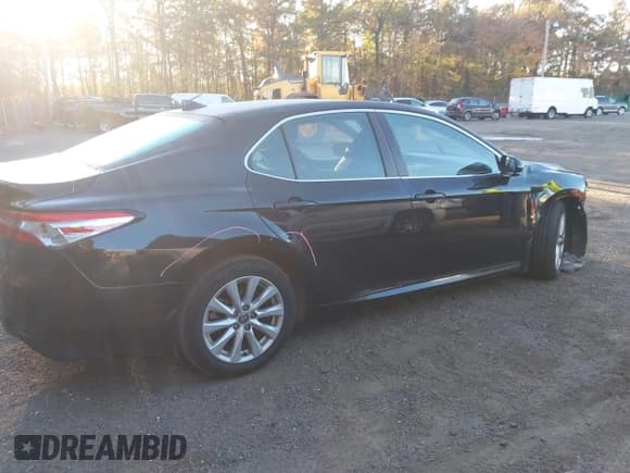 ✅ 2020 Toyota Camry LE • VIN: 4T1C11AK1LU507465 • Lot: 43515788. Wystawiony na IAAI z przebiegiem 155 727 mil. Bezpłatny archiwum sprzedaży aukcyjnych z USA i szczegółowy raport historii pojazdu na DreamBid. Zdjęcie 13.