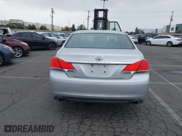 ✅ 2012 Toyota Avalon • VIN: 4T1BK3DB7CU449944 • Lot: 40809208. Wystawiony na IAAI z przebiegiem 113 676 mil. Bezpłatny archiwum sprzedaży aukcyjnych z USA i szczegółowy raport historii pojazdu na DreamBid. Zdjęcie 17.