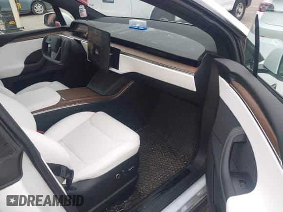 ✅ 2022 Tesla Model X • VIN: 7SAXCAE50NF354953 • Lot: 42881236. Listed on IAAI with 54,062 mi. Free auction sales archive from the USA and detailed vehicle history report at DreamBid. Image 5.