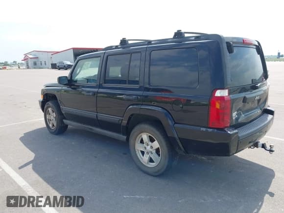 ✅ 2006 Jeep Commander • VIN: 1J8HG48K76C238097 • Lot: 42721101. Wystawiony na IAAI z przebiegiem 189 698 mil. Bezpłatny archiwum sprzedaży aukcyjnych z USA i szczegółowy raport historii pojazdu na DreamBid. Zdjęcie 3.