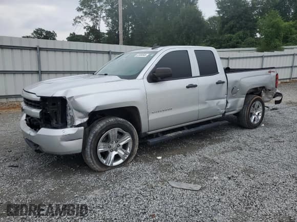 ✅ 2019 Chevrolet Silverado 1500 Custom • VIN: 2GCVKMEC2K1156798 • Lot: 67658565. Wystawiony na Copart z przebiegiem 94 421 mil. Bezpłatny archiwum sprzedaży aukcyjnych z USA i szczegółowy raport historii pojazdu na DreamBid. Zdjęcie 1.