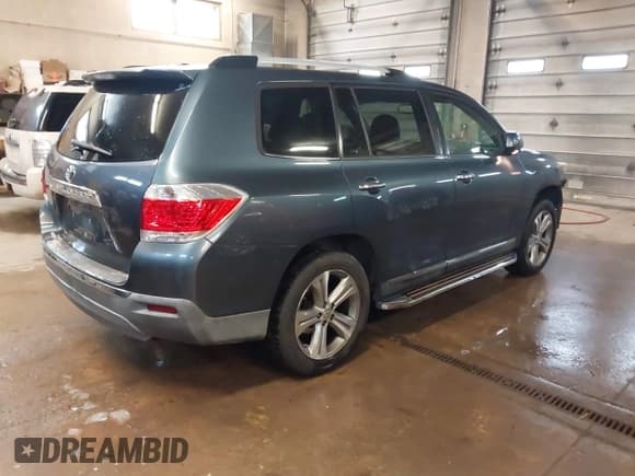 ✅ 2011 Toyota Highlander Limited • VIN: 5TDYK3EH4BS030499 • Lot: 43855271. Listed on IAAI with 162,881 mi. Free auction sales archive from the USA and detailed vehicle history report at DreamBid. Image 4.