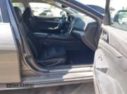 ✅ 2017 Nissan Maxima SL • VIN: 1N4AA6AP5HC398063 • Lot: 42510358. Listed on IAAI with 44,684 mi. Free auction sales archive from the USA and detailed vehicle history report at DreamBid. Image 5.