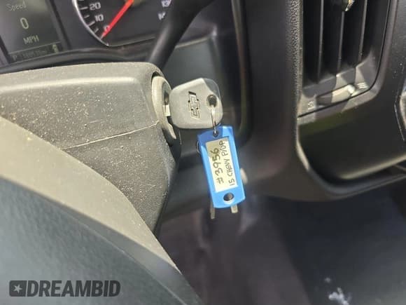 ✅ 2015 Chevrolet Silverado 1500 Work Truck • VIN: 1GCNCPEHXFZ339115 • Лот: 42729458. Опубликован ранее на IAAI с пробегом 188 538 миль. Бесплатный доступ к архиву аукционных продаж из США и подробный отчёт об истории автомобиля на DreamBid. Изображение 1.