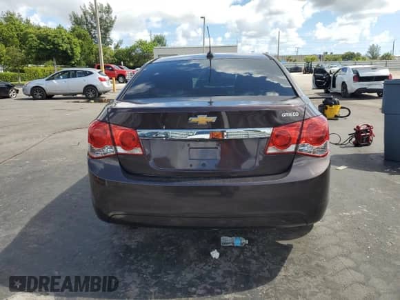 2015 Chevrolet Cruze LT z VIN 1G1PC5SB3F7117940, wystawiony jako Copart lot #86717305 z przebiegiem 77 613 mil mil oraz Szkoda całkowita • Salvage title. Historia ofert i sprzedaży dostępna na DreamBid. Obrazek 6.