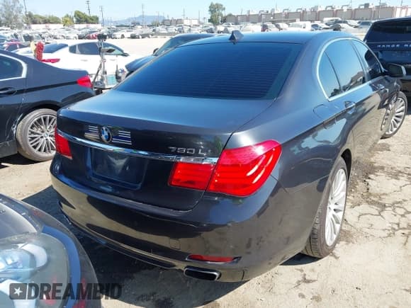 ✅ 2012 BMW 7 Series 750Li • VIN: WBAKB8C55CC962979 • Lot: 42784812. Wystawiony na IAAI z przebiegiem 167 852 mil. Bezpłatny archiwum sprzedaży aukcyjnych z USA i szczegółowy raport historii pojazdu na DreamBid. Zdjęcie 16.