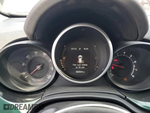 ✅ 2016 FIAT 500X Lounge • VIN: ZFBCFYDTXGP388907 • Лот: 64327125. Опубликован ранее на Copart с пробегом 92 504 миль. Бесплатный доступ к архиву аукционных продаж из США и подробный отчёт об истории автомобиля на DreamBid. Изображение 9.