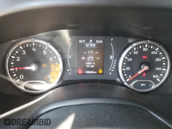 ✅ 2017 Jeep Renegade Altitude • VIN: ZACCJABB3HPG29014 • Lot: 68174845. Wystawiony na Copart z przebiegiem 108 695 mil. Bezpłatny archiwum sprzedaży aukcyjnych z USA i szczegółowy raport historii pojazdu na DreamBid. Zdjęcie 9.