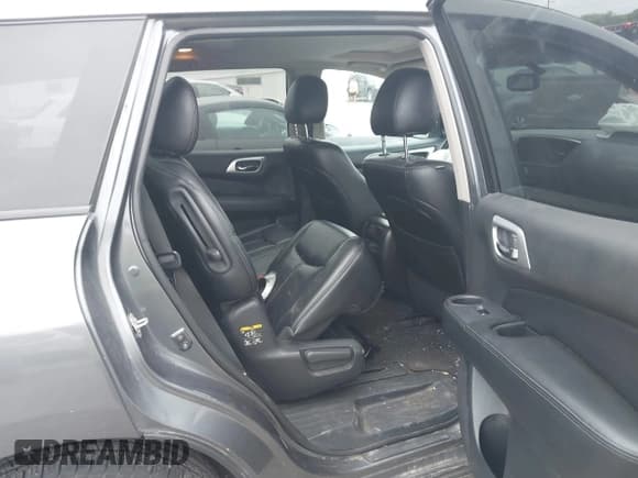 ✅ 2015 Nissan Pathfinder Platinum • VIN: 5N1AR2MMXFC714708 • Lot: 42755553. Listed on IAAI with 182,876 mi. Free auction sales archive from the USA and detailed vehicle history report at DreamBid. Image 8.