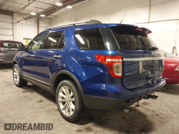 ✅ 2015 Ford Explorer XLT • VIN: 1FM5K8D89FGA55086 • Lot: 41685799. Listed on IAAI with 127,771 mi. Free auction sales archive from the USA and detailed vehicle history report at DreamBid. Image 3.
