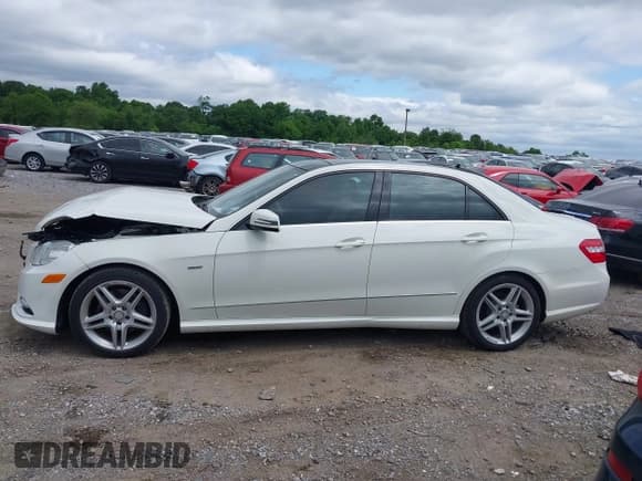 ✅ 2012 Mercedes-Benz E 350 Luxury • VIN: WDDHF8JBXCA631343 • Lot: 42291840. Listed on IAAI with 80,945 mi. Free auction sales archive from the USA and detailed vehicle history report at DreamBid. Image 14.