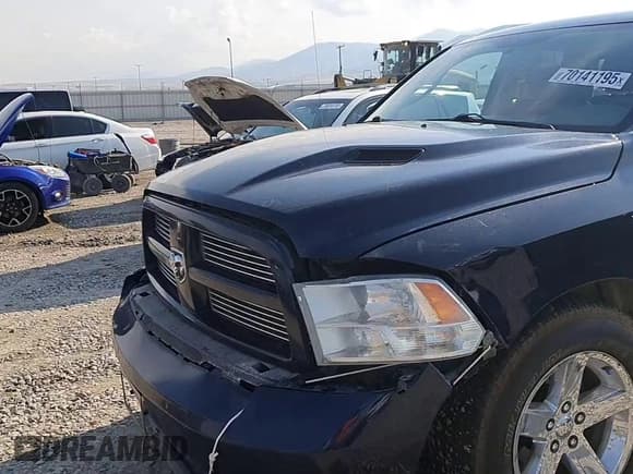 ✅ 2012 Ram 1500 Sport • VIN: 1C6RD7HT9CS275952 • Лот: 70141195. Опубликован ранее на Copart с пробегом 401 099 миль. Бесплатный доступ к архиву аукционных продаж из США и подробный отчёт об истории автомобиля на DreamBid. Изображение 13.