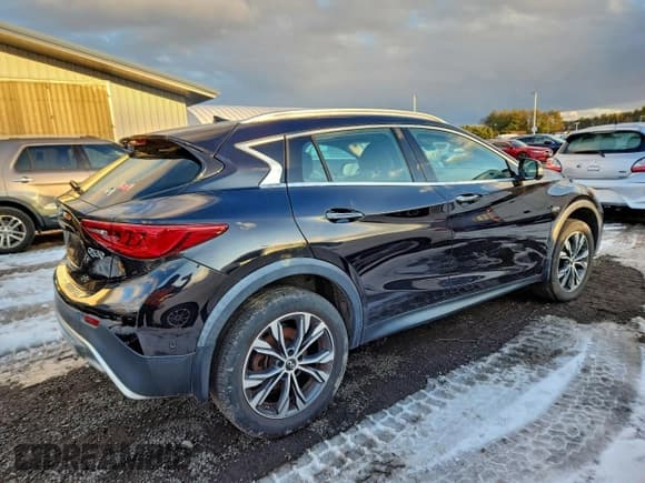 ✅ 2018 Infiniti QX30 Luxe • VIN: SJKCH5CRXJA041760 • Lot: 95331845. Listed on Copart with 107,111 mi. Free auction sales archive from the USA and detailed vehicle history report at DreamBid. Image 3.